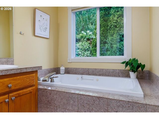 14681 Nw BLACKTHORNE Ln, Portland, OR 97229