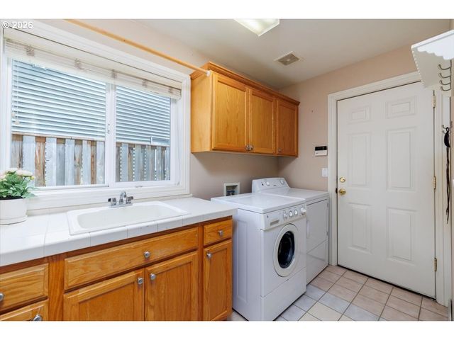 14681 Nw BLACKTHORNE Ln, Portland, OR 97229