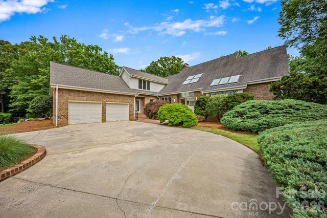 5901 Marsailles Court, Charlotte, NC 28277
