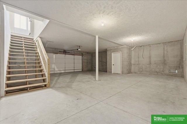 504 Hidden Meadows Drive, Fremont, NE 68025