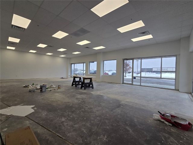 500 Blairs Ferry Road NE, Cedar Rapids, IA 52402