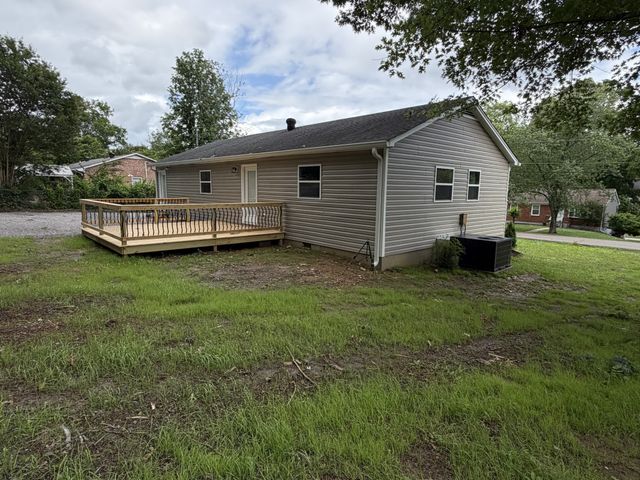 666 Jackson Ave, Lewisburg, TN 37091