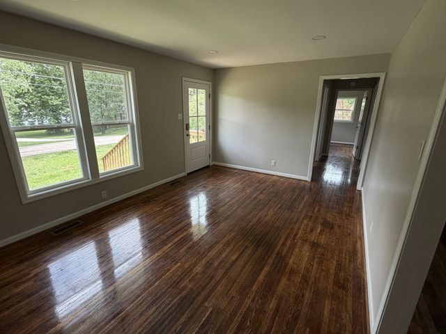 666 Jackson Ave, Lewisburg, TN 37091