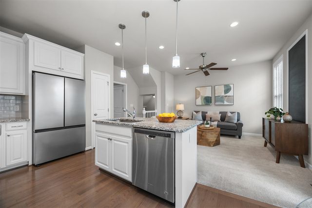 2794 Ashcombe Drive, Ann Arbor, MI 48105