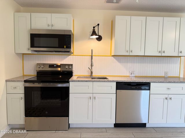 302 Adele Street, Edgewater, FL 32132