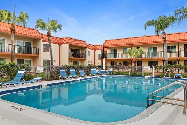 10365 PARADISE BOULEVARD 21, Treasure Island, FL 33706