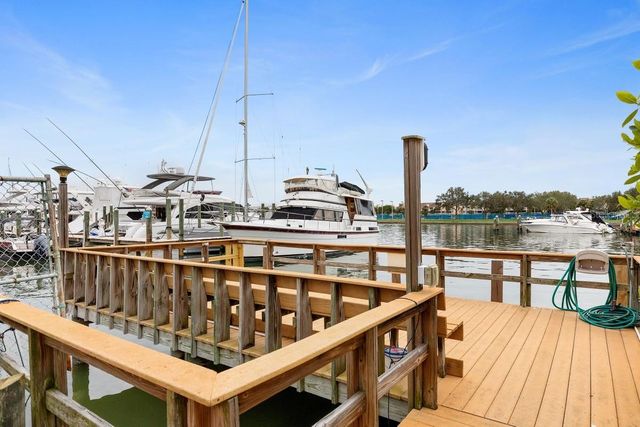 10365 PARADISE BOULEVARD 21, Treasure Island, FL 33706