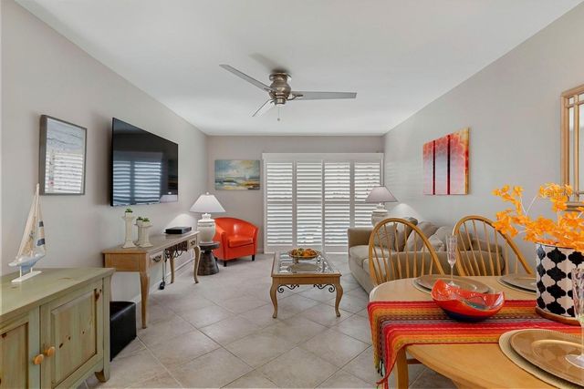 10365 PARADISE BOULEVARD 21, Treasure Island, FL 33706