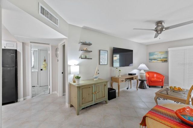 10365 PARADISE BOULEVARD 21, Treasure Island, FL 33706