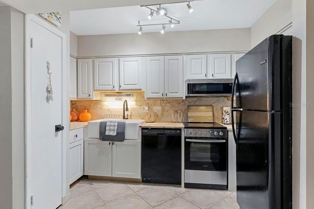 10365 PARADISE BOULEVARD 21, Treasure Island, FL 33706