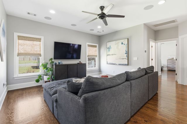 1816 10th Ave, S, Nashville, TN 37203