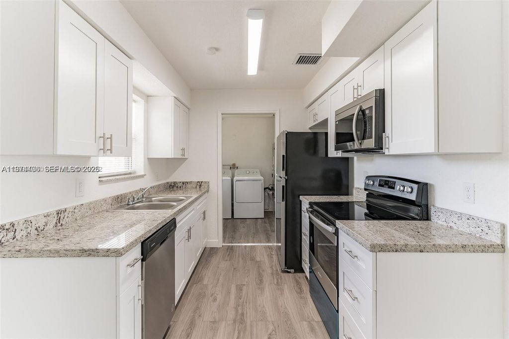 650 SW 29th Ave, Fort Lauderdale, FL 33312