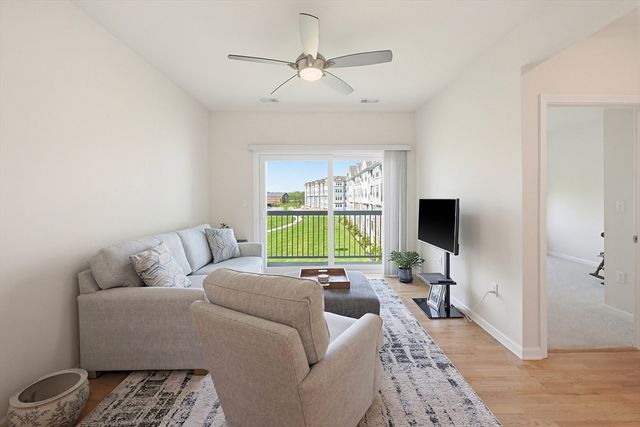 4311 Peters Farm Way 311, Westborough, MA 01581