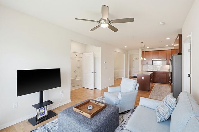 4311 Peters Farm Way 311, Westborough, MA 01581