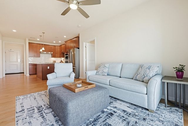 4311 Peters Farm Way 311, Westborough, MA 01581