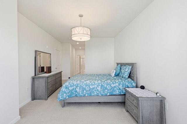 4311 Peters Farm Way 311, Westborough, MA 01581