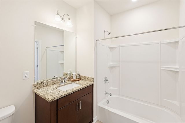 4311 Peters Farm Way 311, Westborough, MA 01581