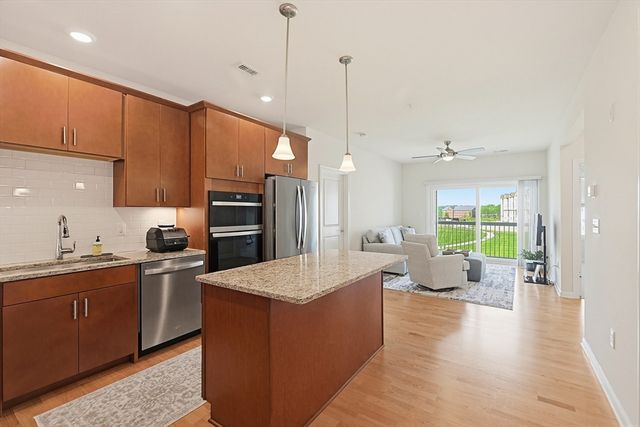 4311 Peters Farm Way 311, Westborough, MA 01581