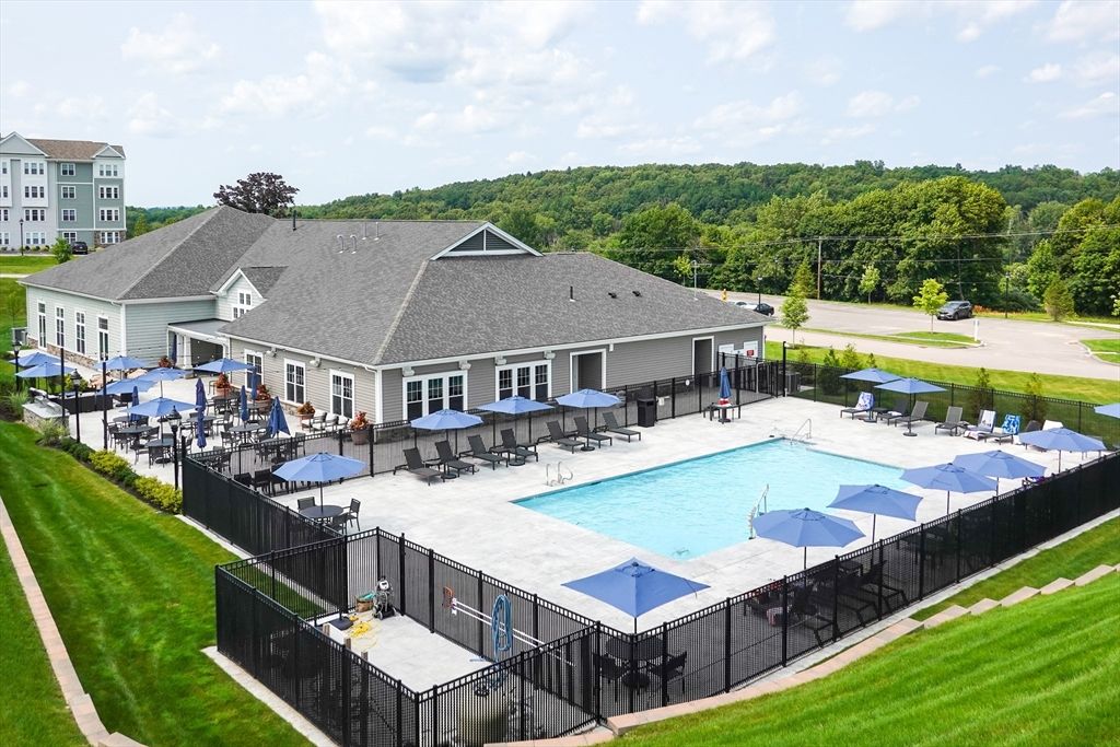 4311 Peters Farm Way 311, Westborough, MA 01581