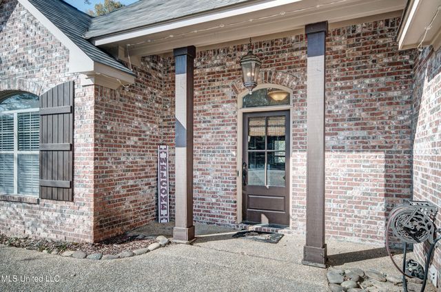 243 E Pinebrook Drive, Brandon, MS 39047