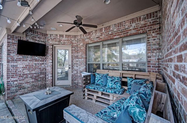 243 E Pinebrook Drive, Brandon, MS 39047