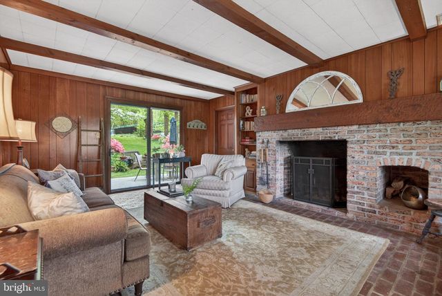 979 NISSLEY RD, Lancaster, PA 17601