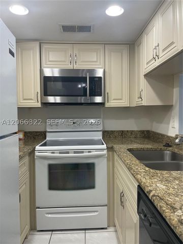 7250 Golf Colony Ct 102, Lake Worth, FL 33467