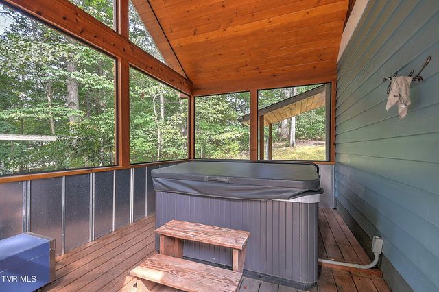 512 Dogwood Lane, Watauga, TN 37694