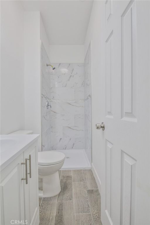 Image 19 of property listing at 326 -328 W 47th, Los Angeles, CA 90037
