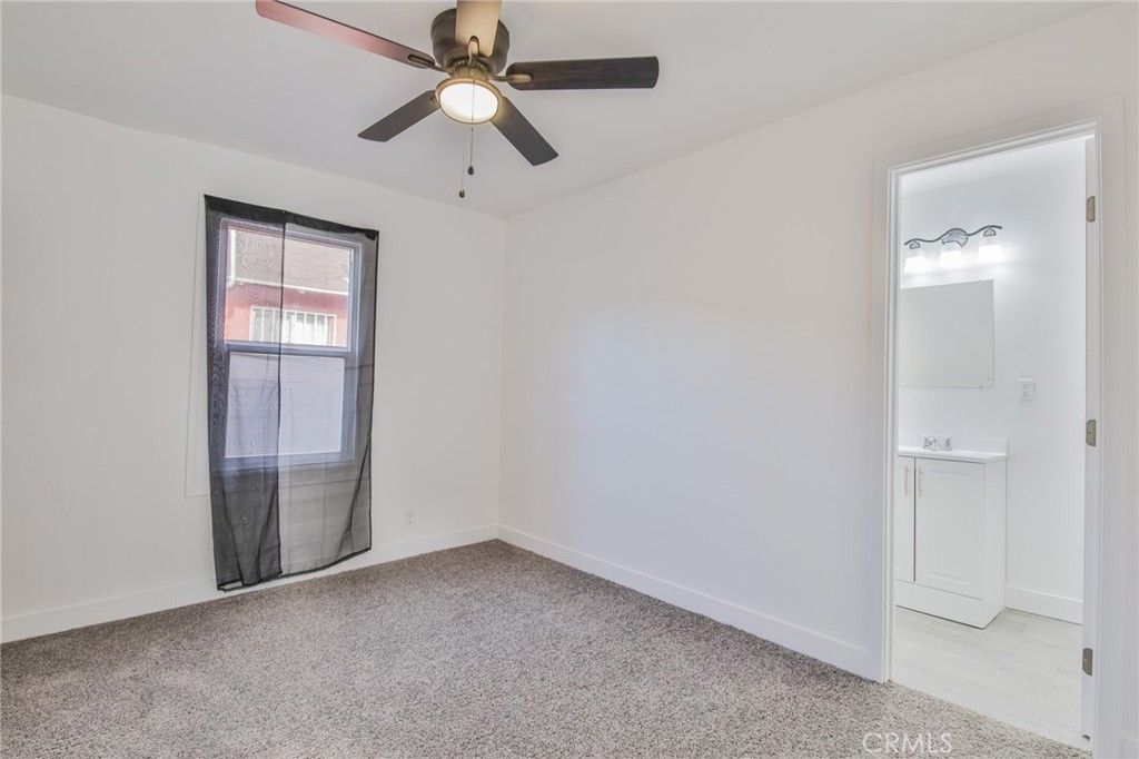 Image 30 of property listing at 326 -328 W 47th, Los Angeles, CA 90037