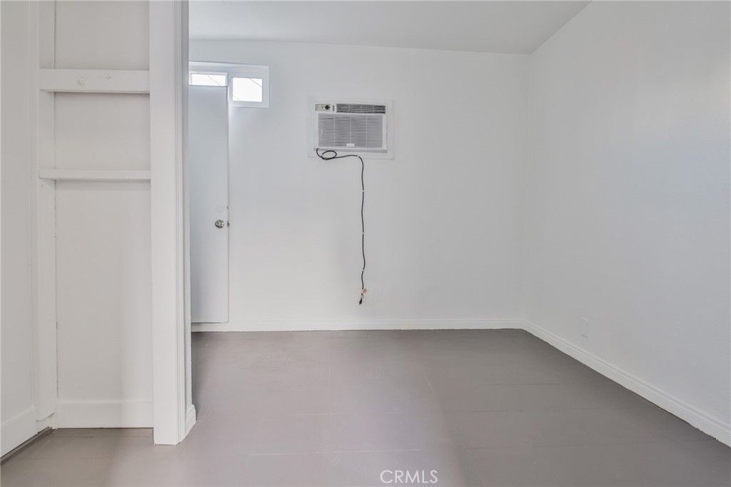 Image 35 of property listing at 326 -328 W 47th, Los Angeles, CA 90037