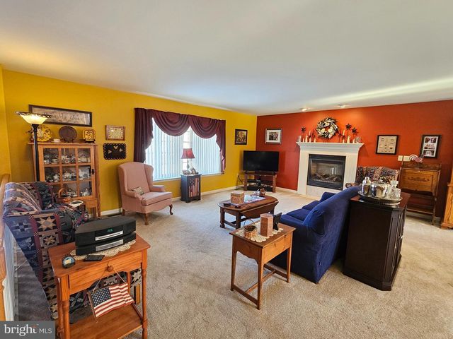 1813 MAIN ST, Mohrsville, PA 19541