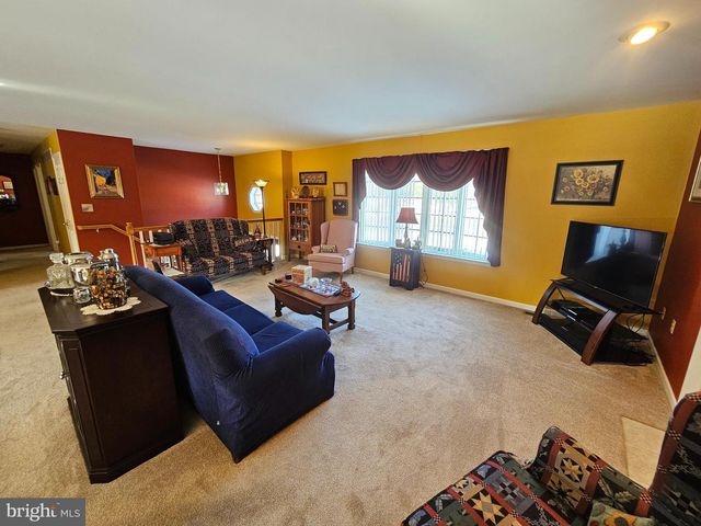 1813 MAIN ST, Mohrsville, PA 19541