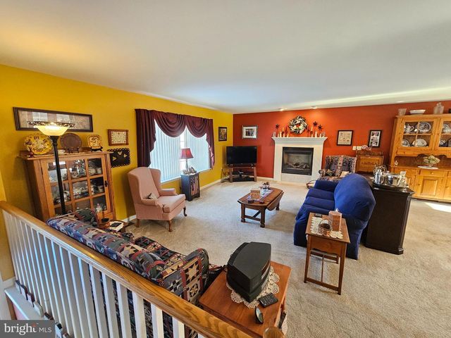 1813 MAIN ST, Mohrsville, PA 19541