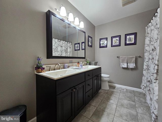 1813 MAIN ST, Mohrsville, PA 19541