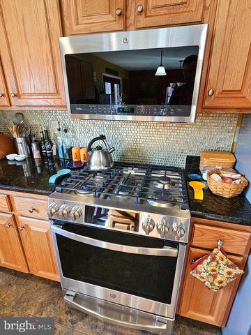 1813 MAIN ST, Mohrsville, PA 19541