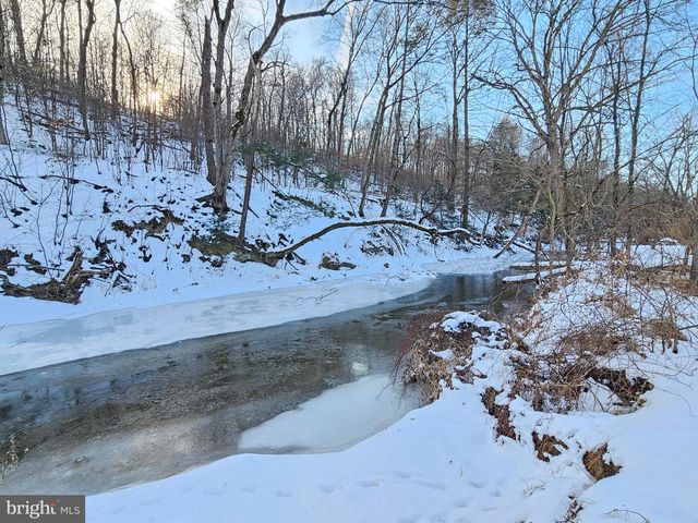 1813 MAIN ST, Mohrsville, PA 19541