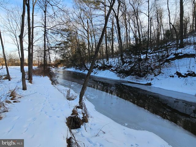 1813 MAIN ST, Mohrsville, PA 19541