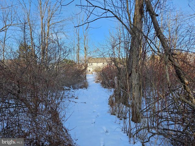 1813 MAIN ST, Mohrsville, PA 19541