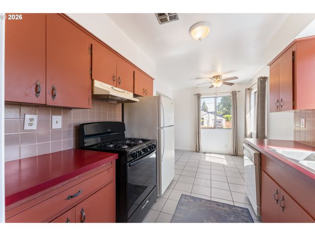 5136 N FESSENDEN St, Portland, OR 97203
