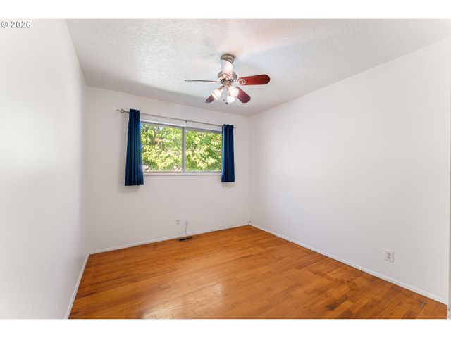 5136 N FESSENDEN St, Portland, OR 97203