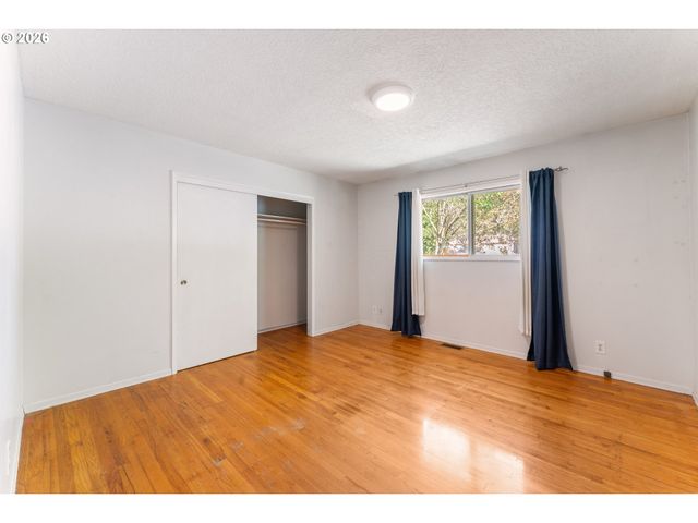 5136 N FESSENDEN St, Portland, OR 97203