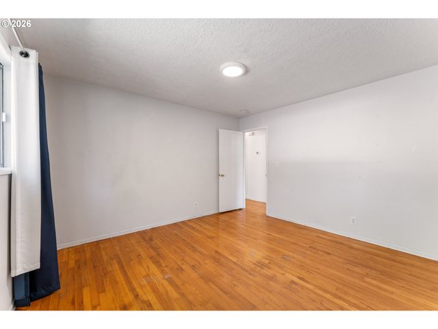 5136 N FESSENDEN St, Portland, OR 97203