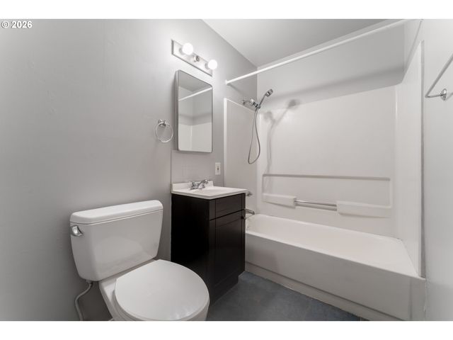 5136 N FESSENDEN St, Portland, OR 97203