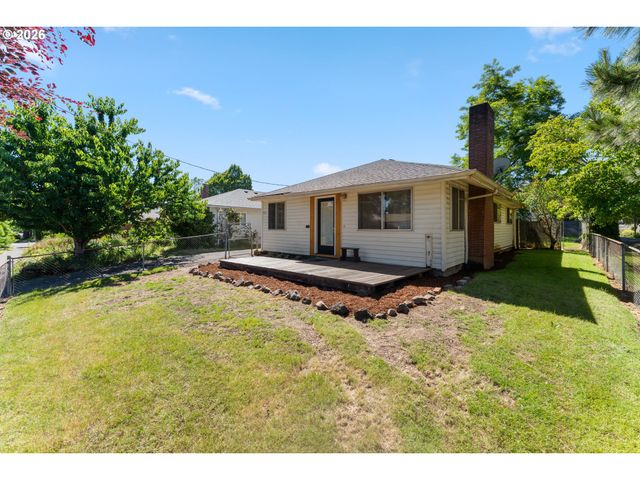 5136 N FESSENDEN St, Portland, OR 97203