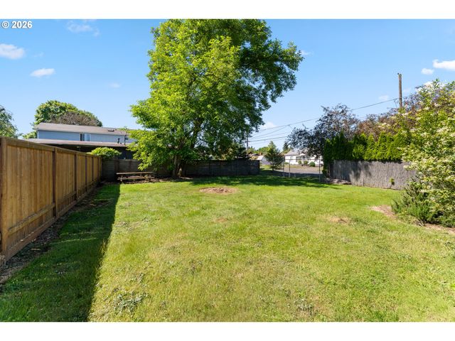 5136 N FESSENDEN St, Portland, OR 97203