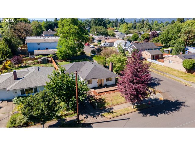 5136 N FESSENDEN St, Portland, OR 97203