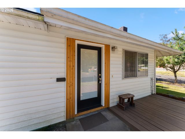 5136 N FESSENDEN St, Portland, OR 97203