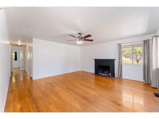 5136 N FESSENDEN St, Portland, OR 97203
