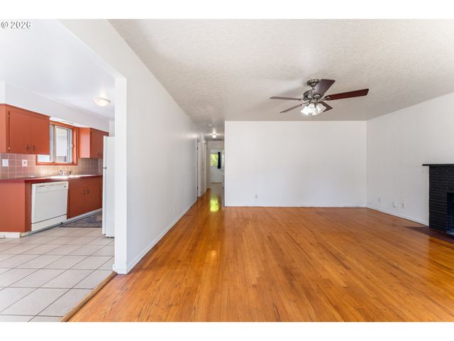 5136 N FESSENDEN St, Portland, OR 97203